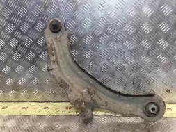 Рычаг передний правый