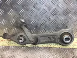 Рычаг передний правый