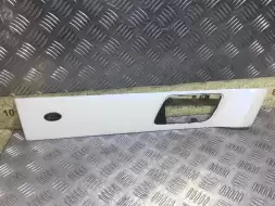 Накладка двери передней левой