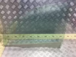 Стекло двери передней левой