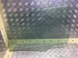 Стекло двери задней левой