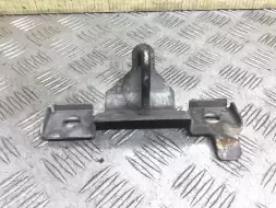 Замок капота