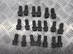 Болт колесный