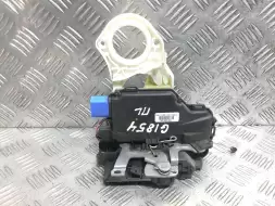 Замок двери передней левой