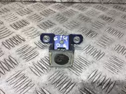 Петля крышки багажника