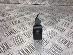 Кнопка антипробуксовочной системы (ABS/ESP)