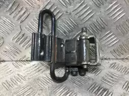 Петля двери