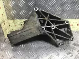 Кронштейн полуоси
