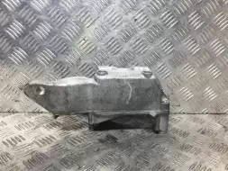 Кронштейн двигателя