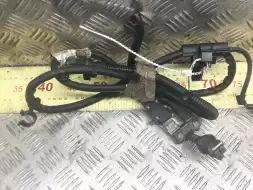 Плюсовой провод аккумулятора