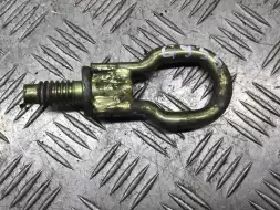 Крюк буксировочный