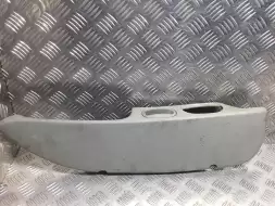 Обшивка двери передней правой (дверная карта)