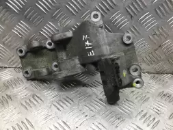 Кронштейн генератора