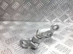 Петля двери задней левой