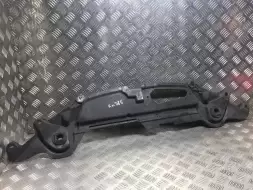 Планка под капот