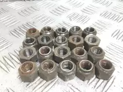 Гайка колесная