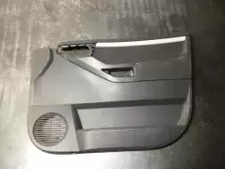 Обшивка двери передней правой (дверная карта)