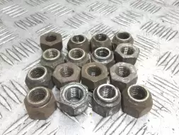 Гайка колесная