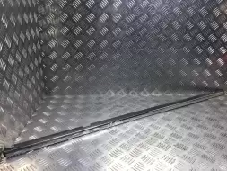 Молдинг стекла двери задней правой наружный