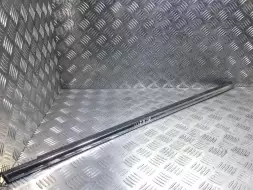 Молдинг стекла двери передней правой наружный