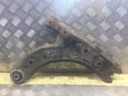 Рычаг передний левый