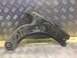 Рычаг передний правый