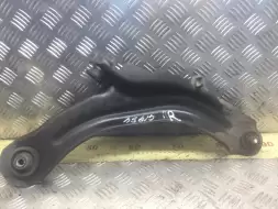 Рычаг передний правый