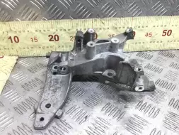 Кронштейн генератора