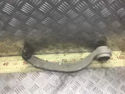 Рычаг передний правый