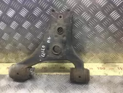 Рычаг передний левый