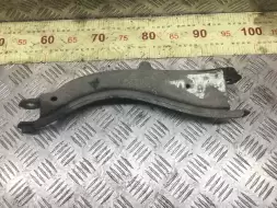 Рычаг задний правый
