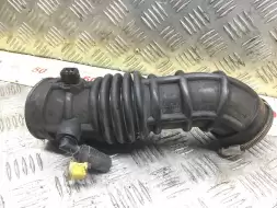 Патрубок воздушного фильтра