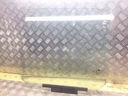 Стекло двери задней левой