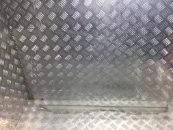 Стекло двери передней правой