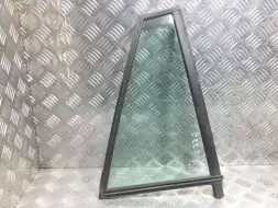 Форточка задняя правая