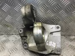 Кронштейн полуоси