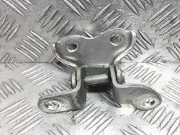 Петля двери задней левой