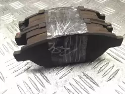 Тормозные колодки передние