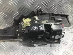 Замок двери задней левой