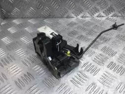 Замок двери задней левой