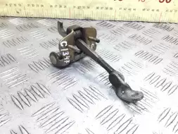 Ограничитель открывания двери задней