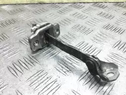 Ограничитель открывания двери передней