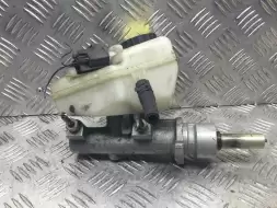 Цилиндр тормозной главный