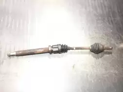 Полуось передняя правая (приводной вал, ШРУС)