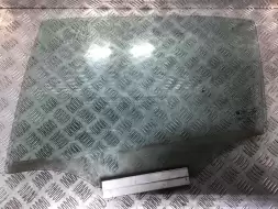 Стекло двери задней левой
