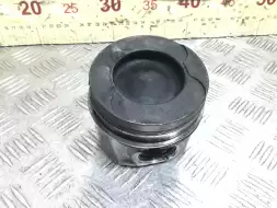 Поршень