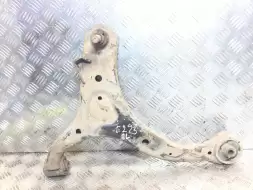 Рычаг передний левый