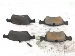 Тормозные колодки передние