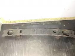 Усилитель бампера переднего