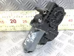 Моторчик стеклоподъемника задний правый